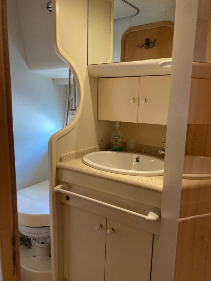 Отель Luxury Yacht Kamikara Сан Мигель Экстерьер фото